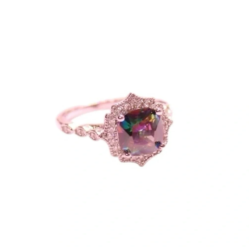 Silvery Ring Beautiful Gemstone Centerpiece - Picture 2 of 3